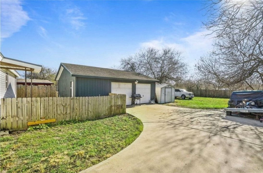 10829 Mayfield Dr Property Photo 14