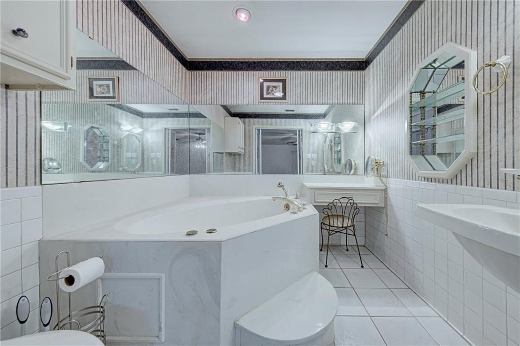 7692 Lang Property Photo 8