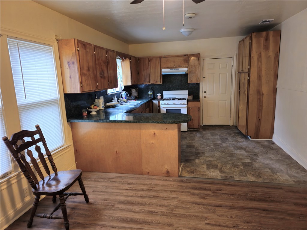 2020 Buford St Property Photo 6