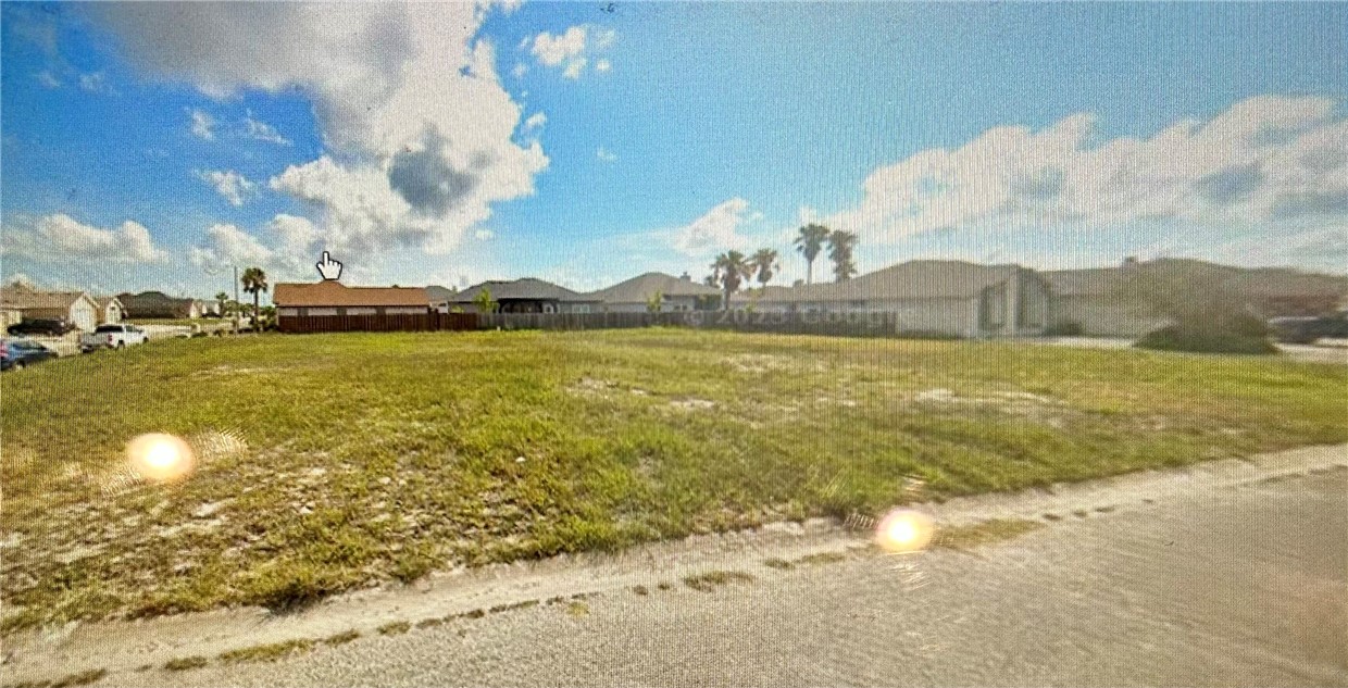 13902 Skysail St Property Photo 3