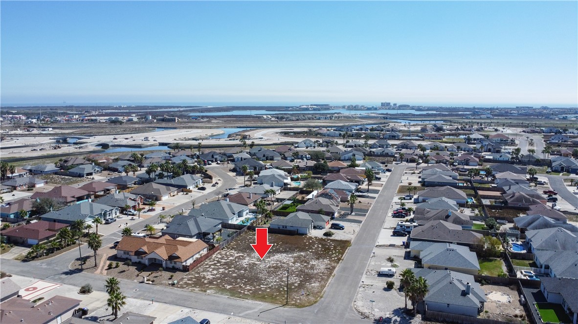 13902 Skysail St Property Photo 5