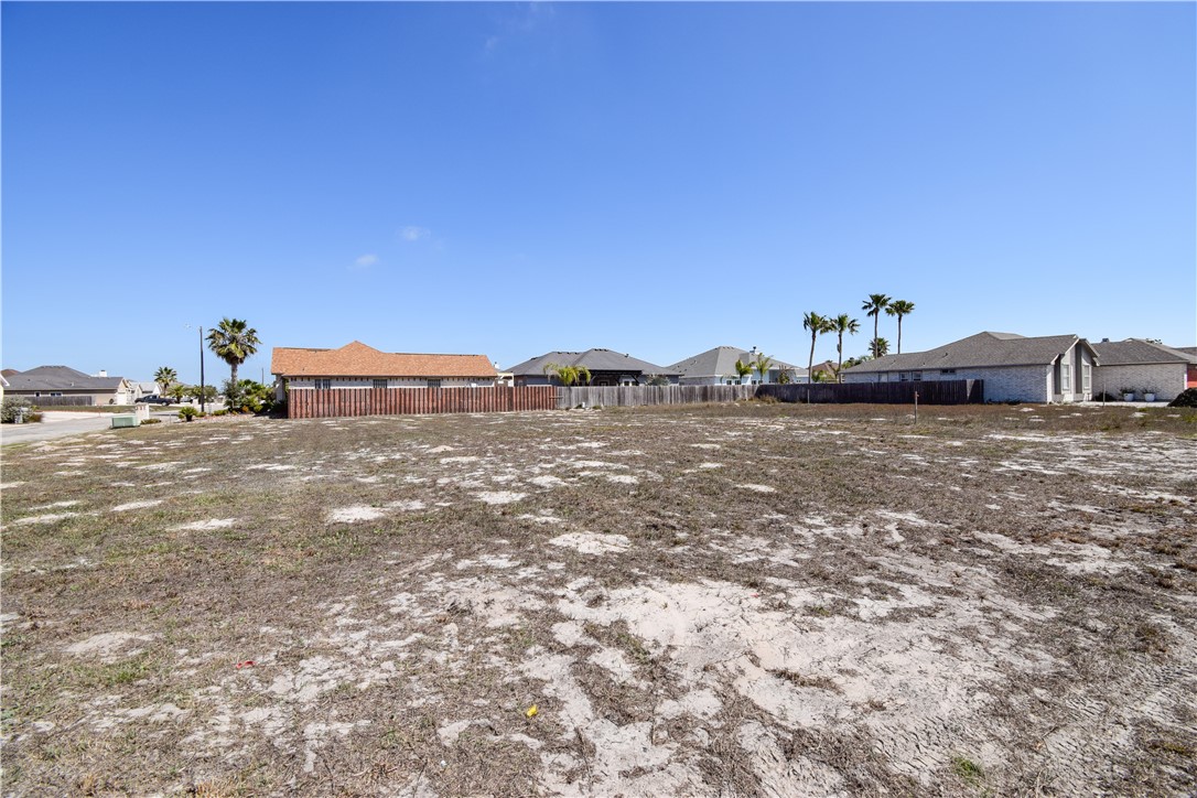 13902 Skysail St Property Photo 7