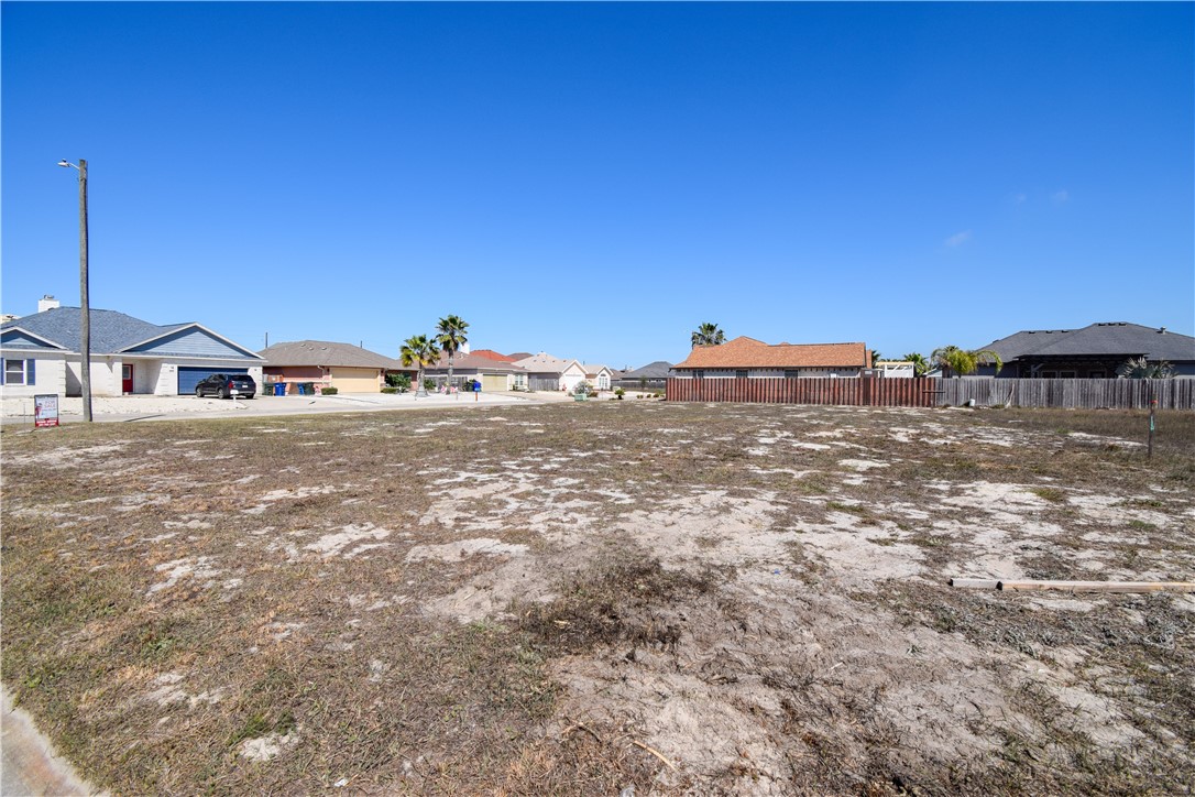 13902 Skysail St Property Photo 8