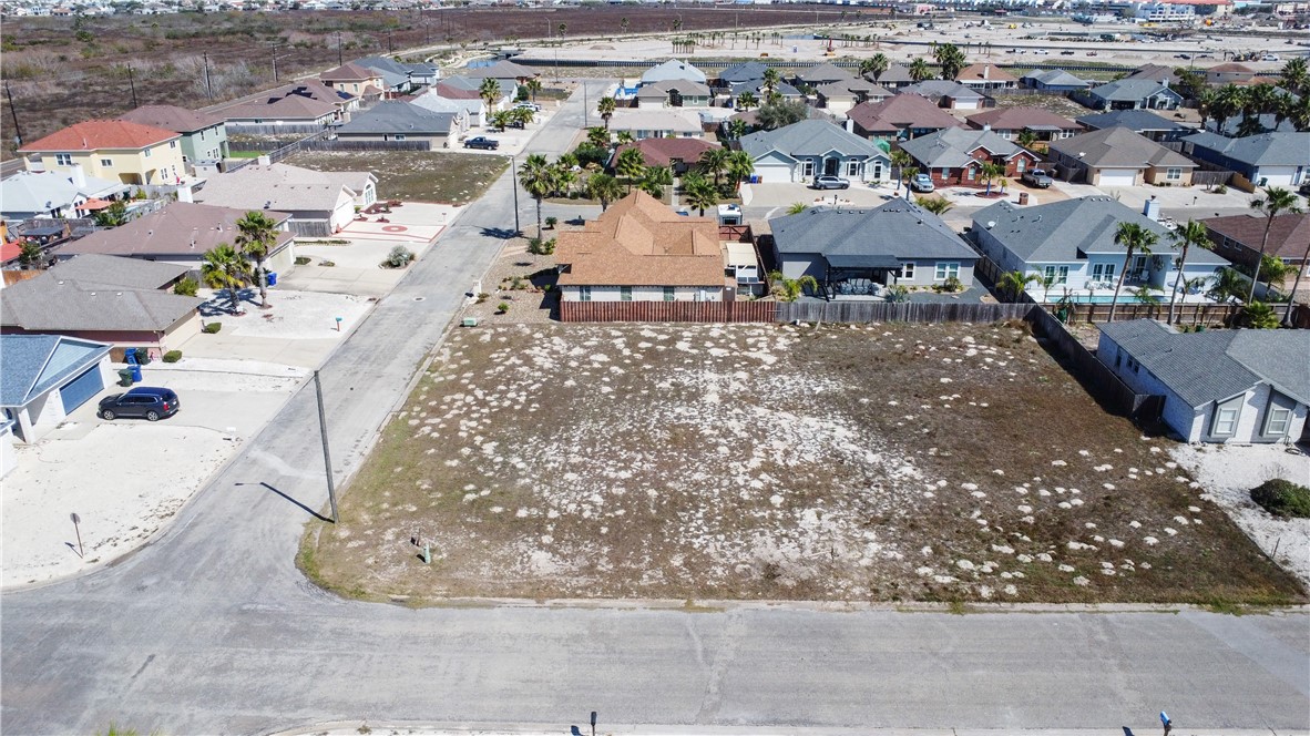 13902 Skysail St Property Photo 9