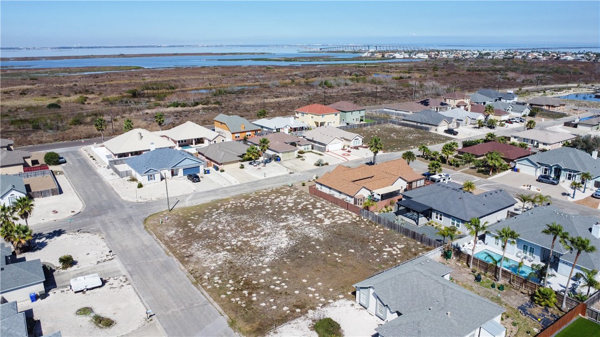 13902 Skysail St Property Photo 10