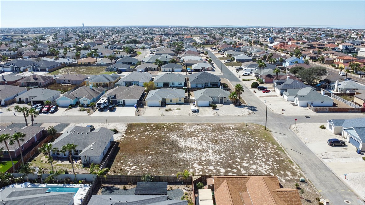 13902 Skysail St Property Photo 12