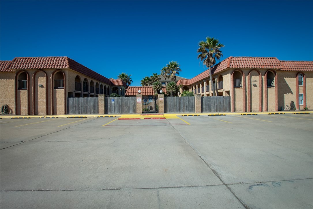 14921 Windward Dr 211 Property Photo 1