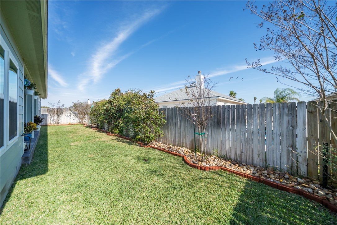 15438 Escapade St Property Photo 32