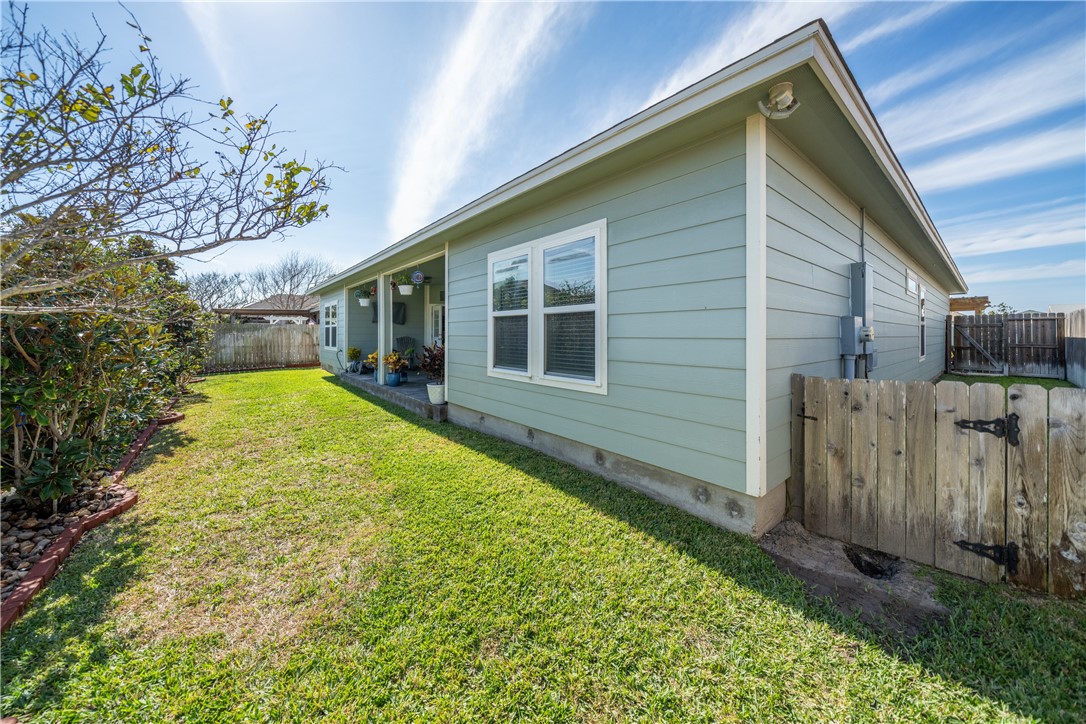 15438 Escapade St Property Photo 33