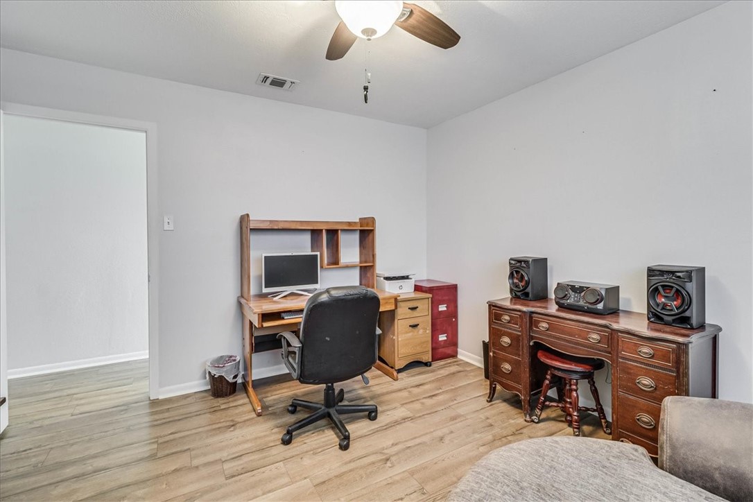 4513 Snead Dr Property Photo 25