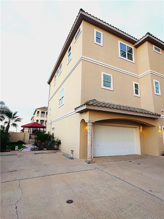 14910 Leeward Dr Property Photo 1