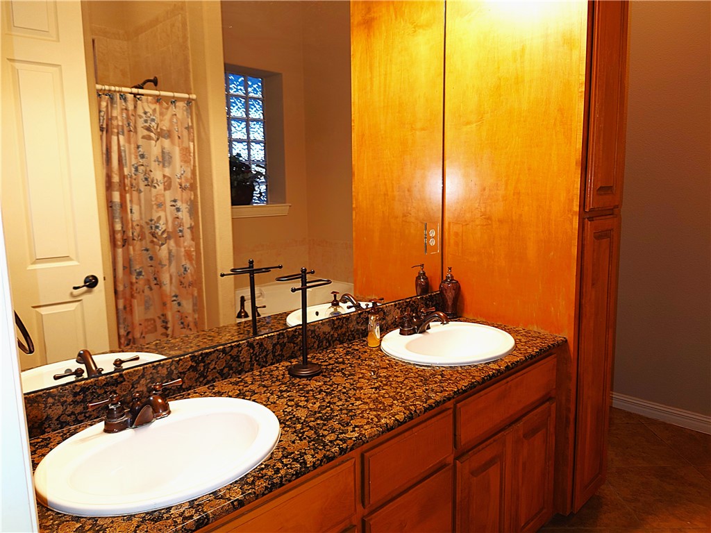 14910 Leeward Dr Property Photo 30