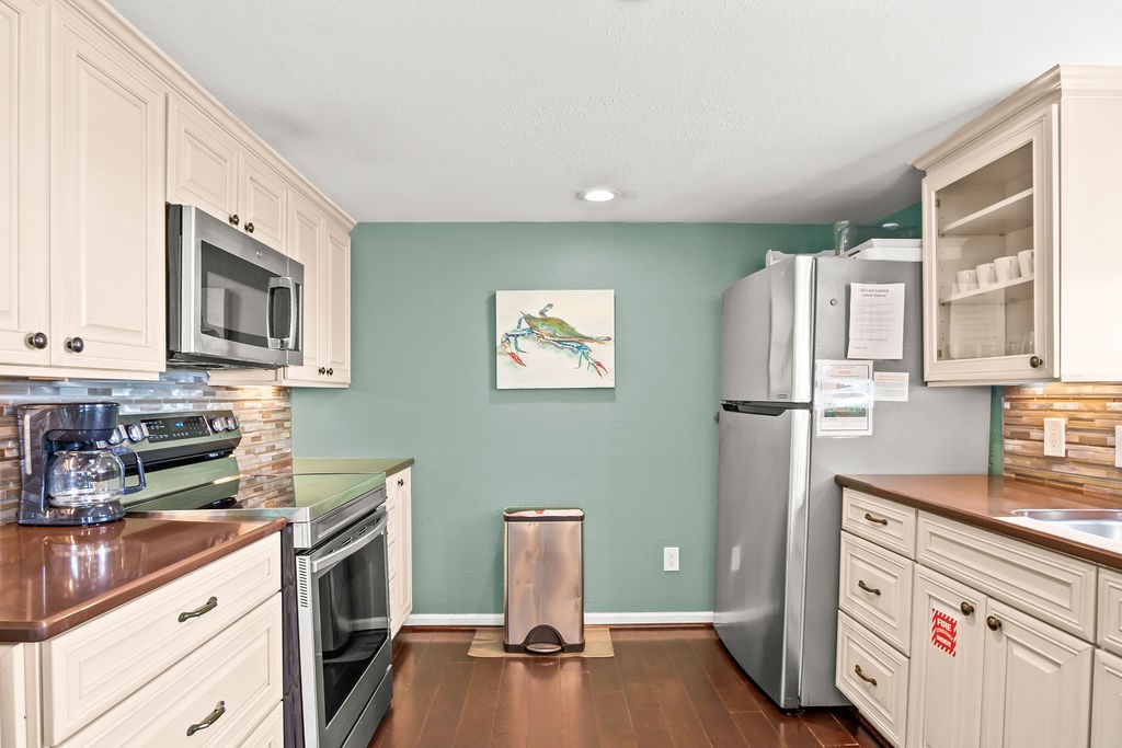 6871 State Highway 361 16 Property Photo 9