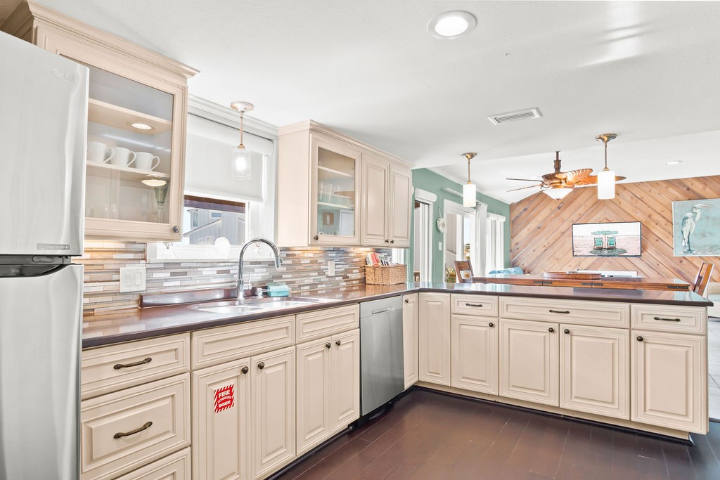 6871 State Highway 361 16 Property Photo 10