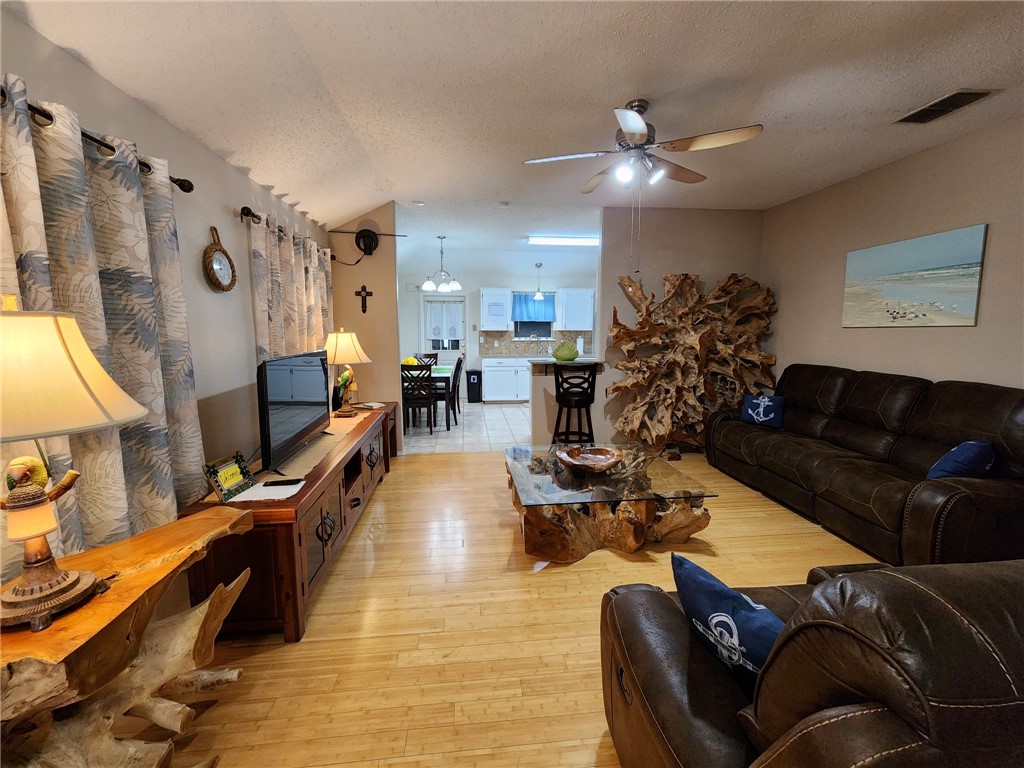 14721 Lighthouse Dr Property Photo 7