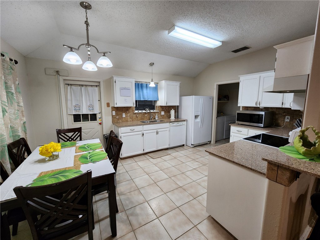 14721 Lighthouse Dr Property Photo 14