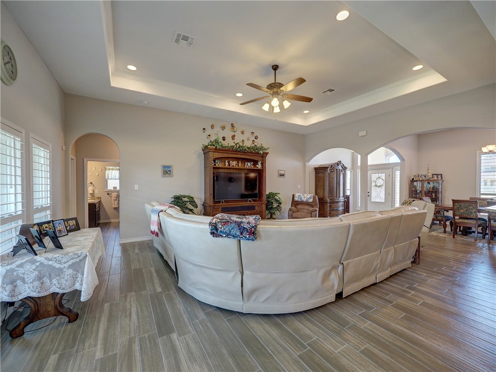 13938 Whitecap Blvd Property Photo 9