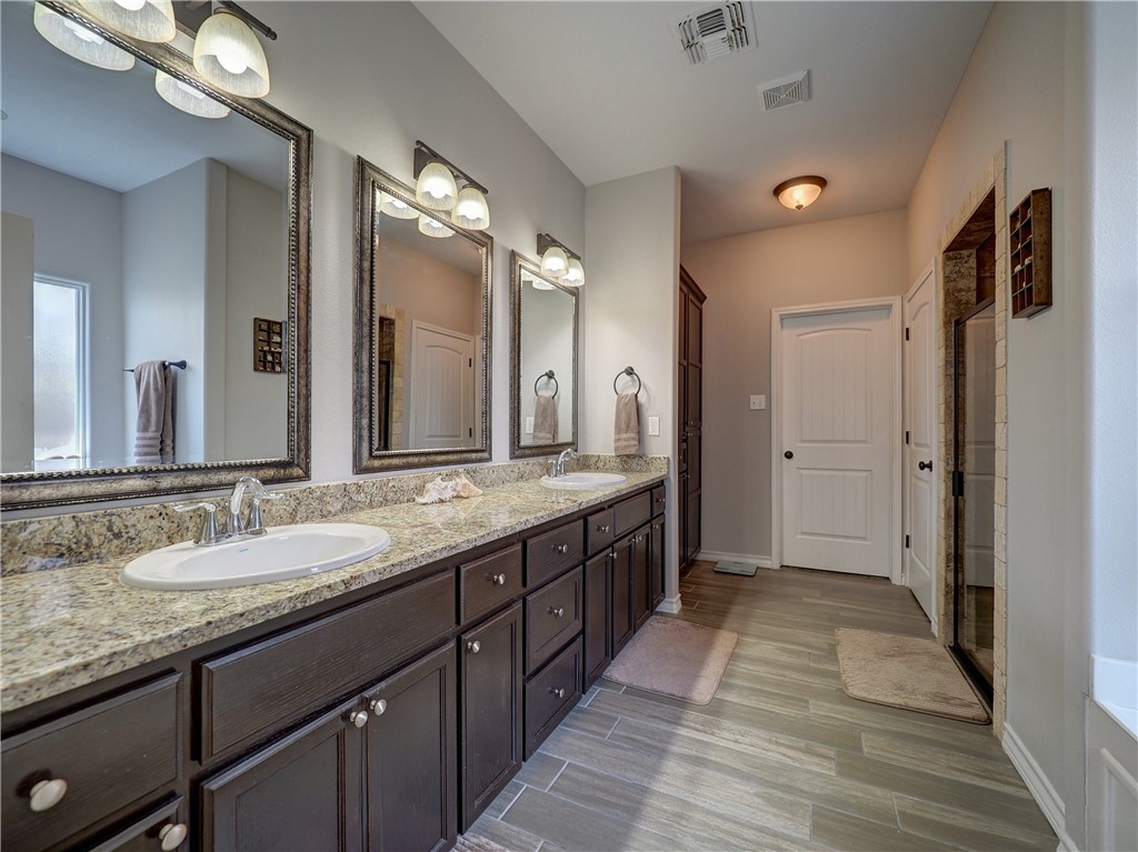13938 Whitecap Blvd Property Photo 23