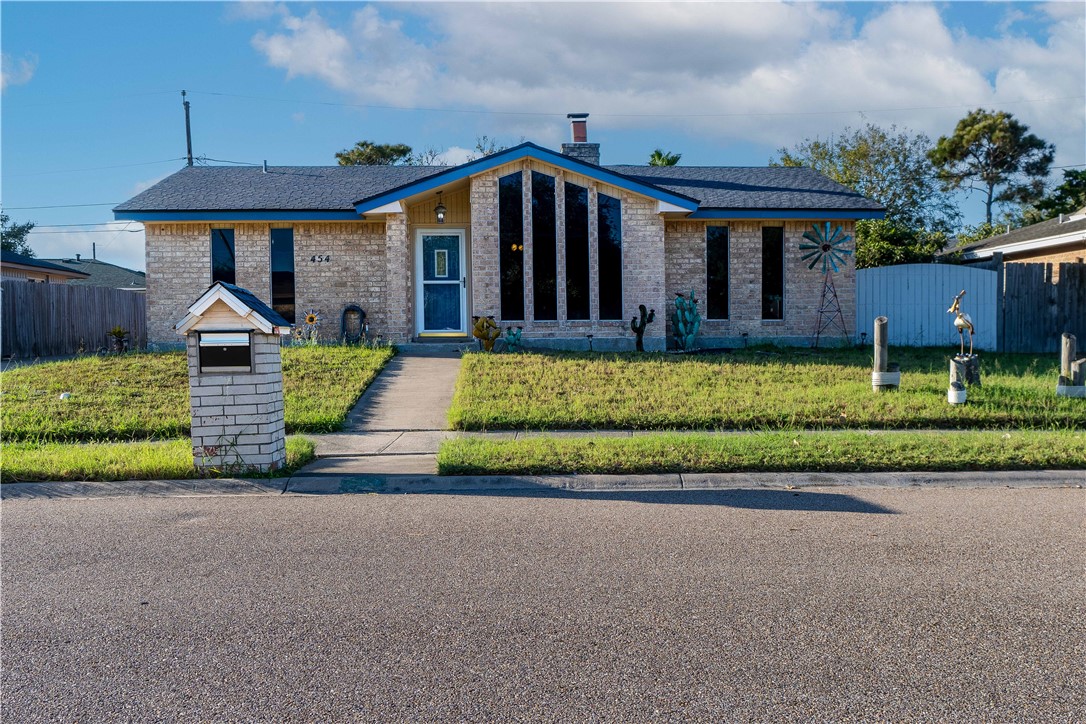454 Cartagena Dr Property Photo 5
