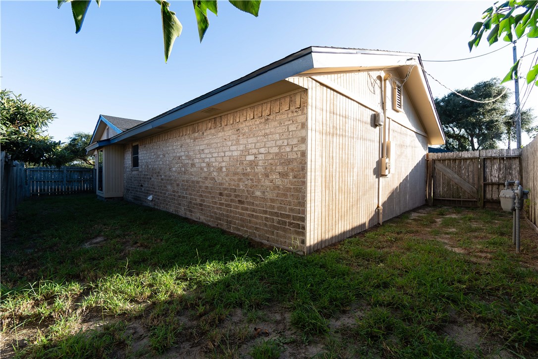 454 Cartagena Dr Property Photo 8