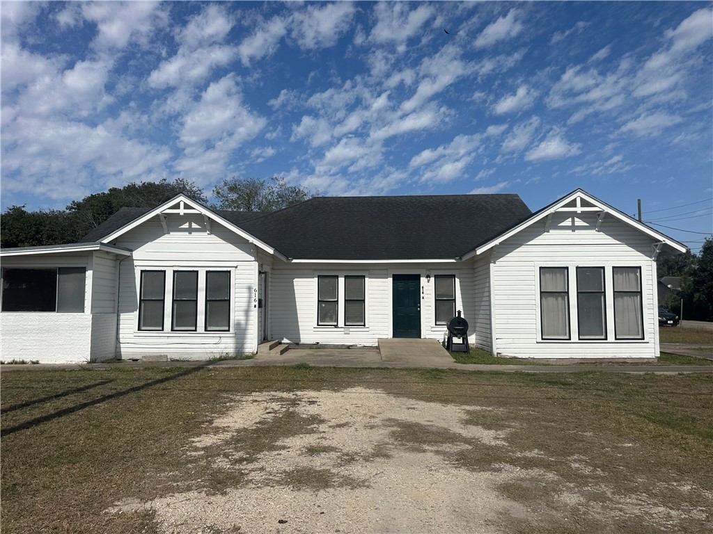 616 Hall St A&b Property Photo 22