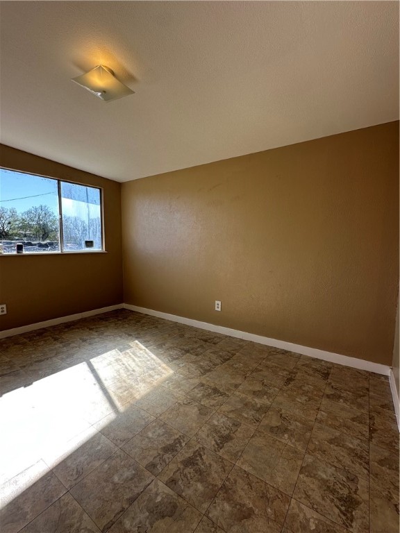 616 Hall St A&b Property Photo 27