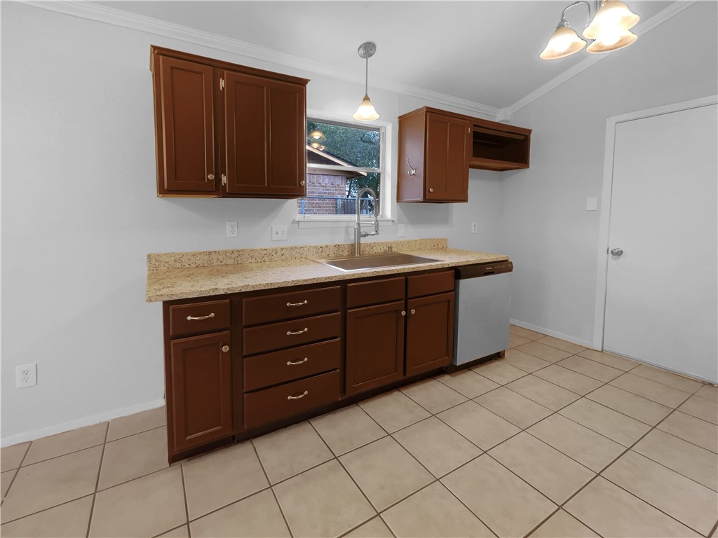 3105 Crest Veil Dr Property Photo 13