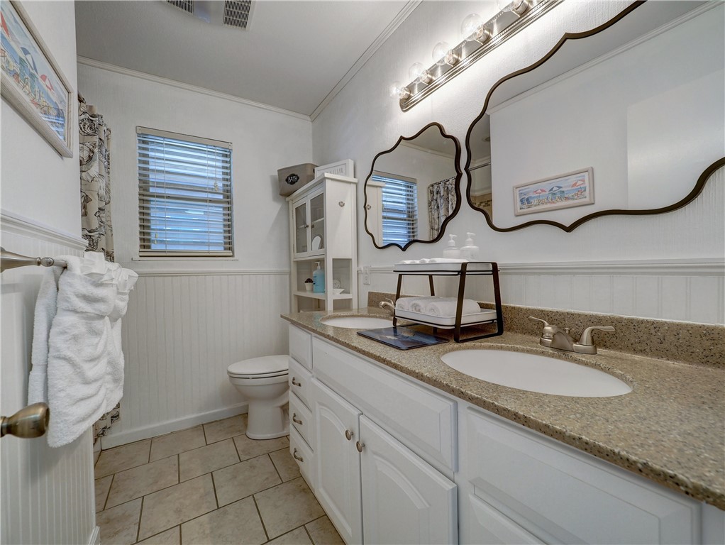 732 Sandcastle Dr 8 Property Photo 18