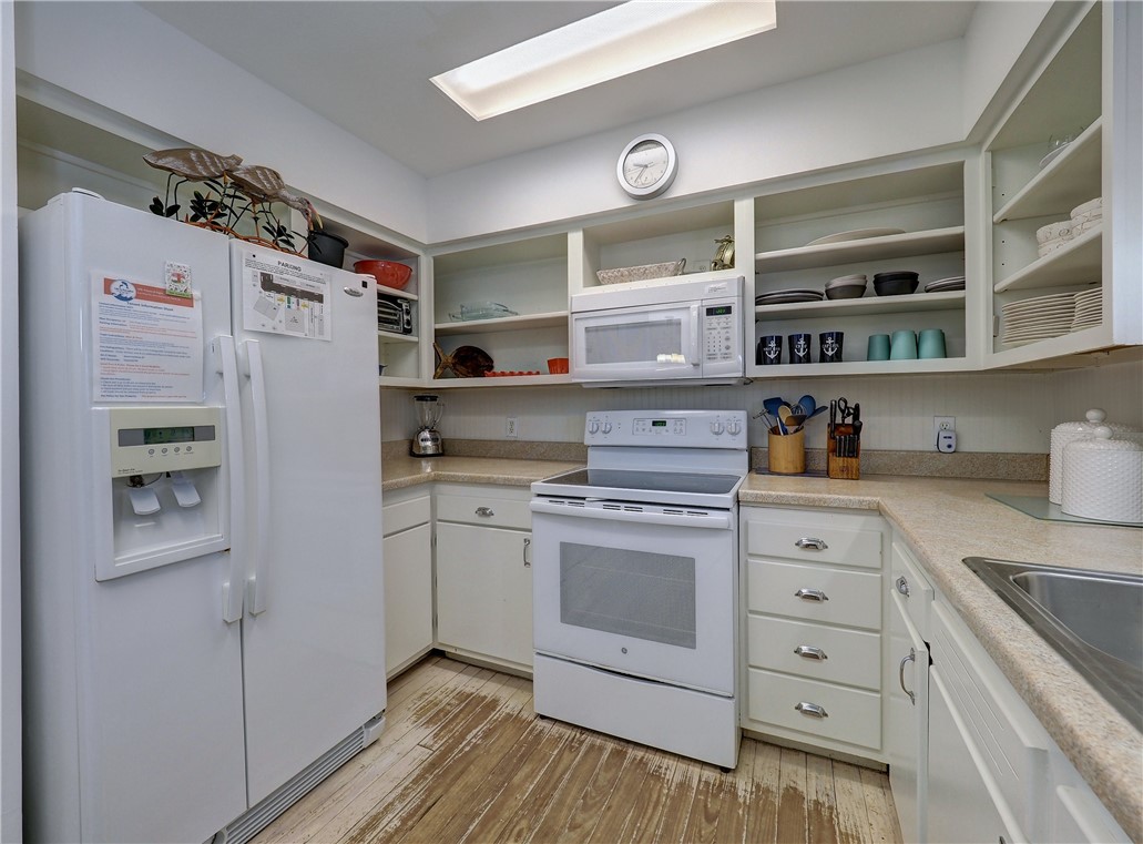 732 Sandcastle Dr 8 Property Photo 23