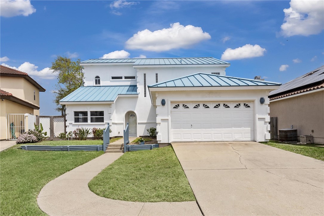 13704 Suntan Ave Property Photo 2