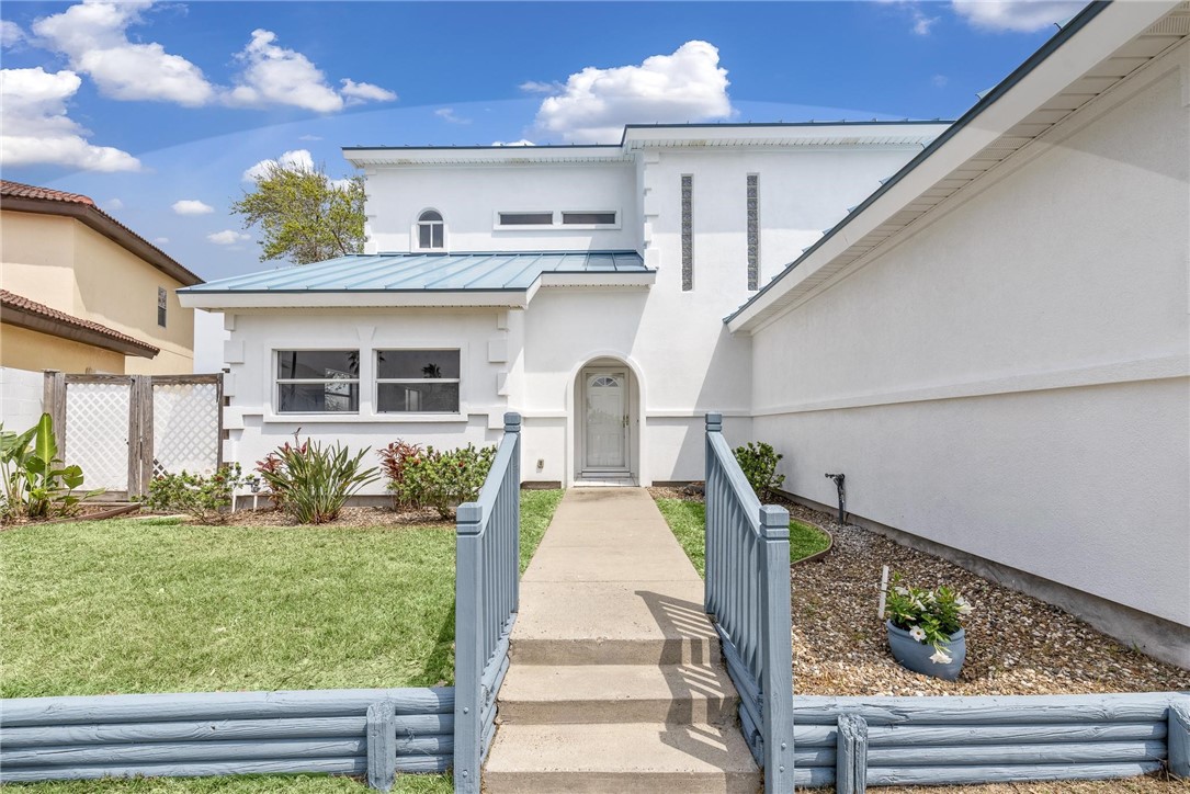 13704 Suntan Ave Property Photo 3