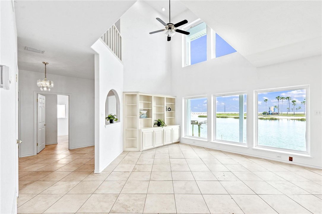 13704 Suntan Ave Property Photo 7