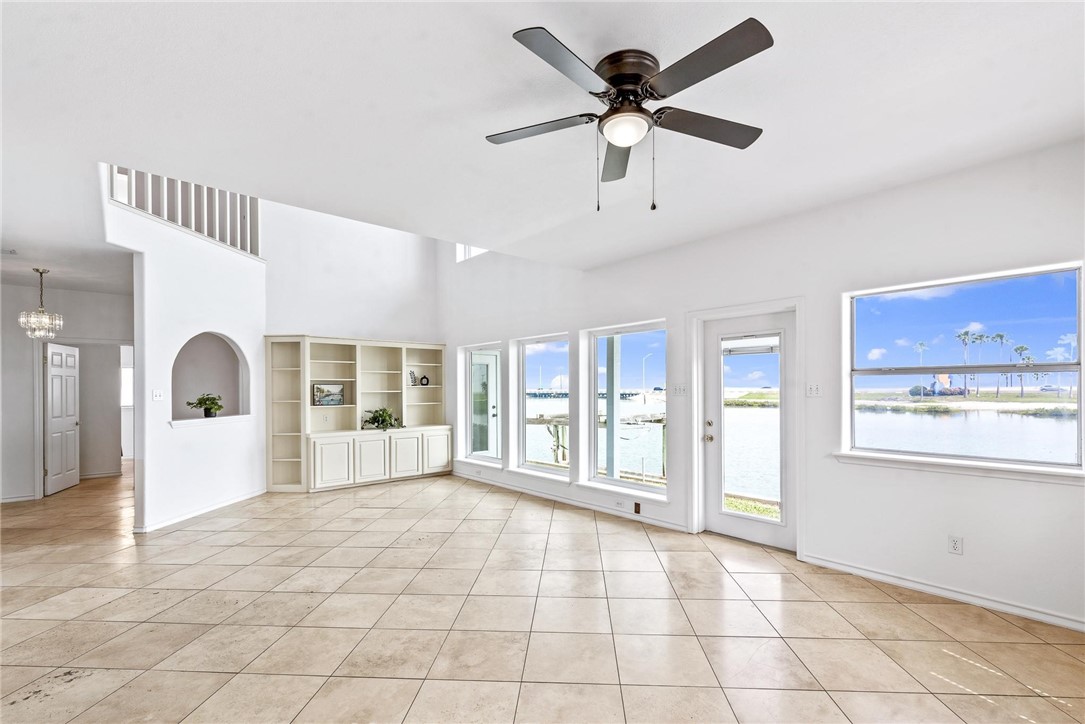 13704 Suntan Ave Property Photo 8