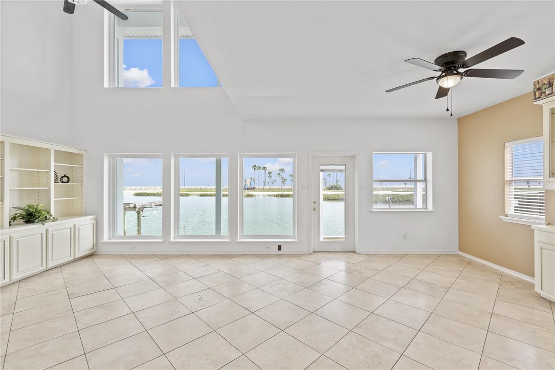 13704 Suntan Ave Property Photo 9