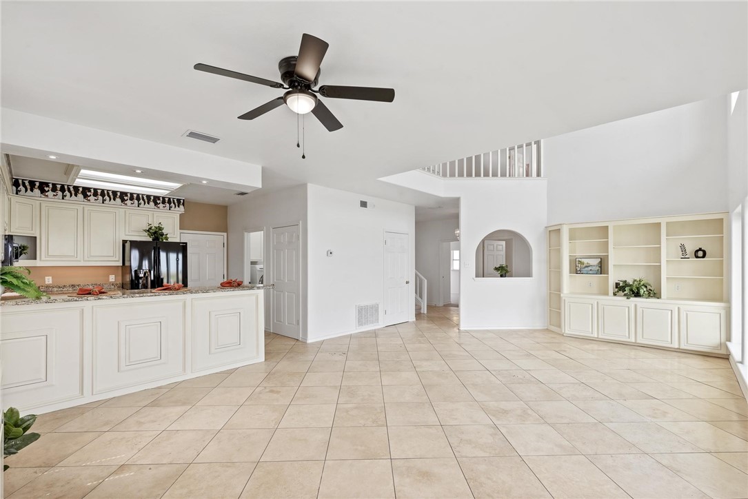 13704 Suntan Ave Property Photo 10