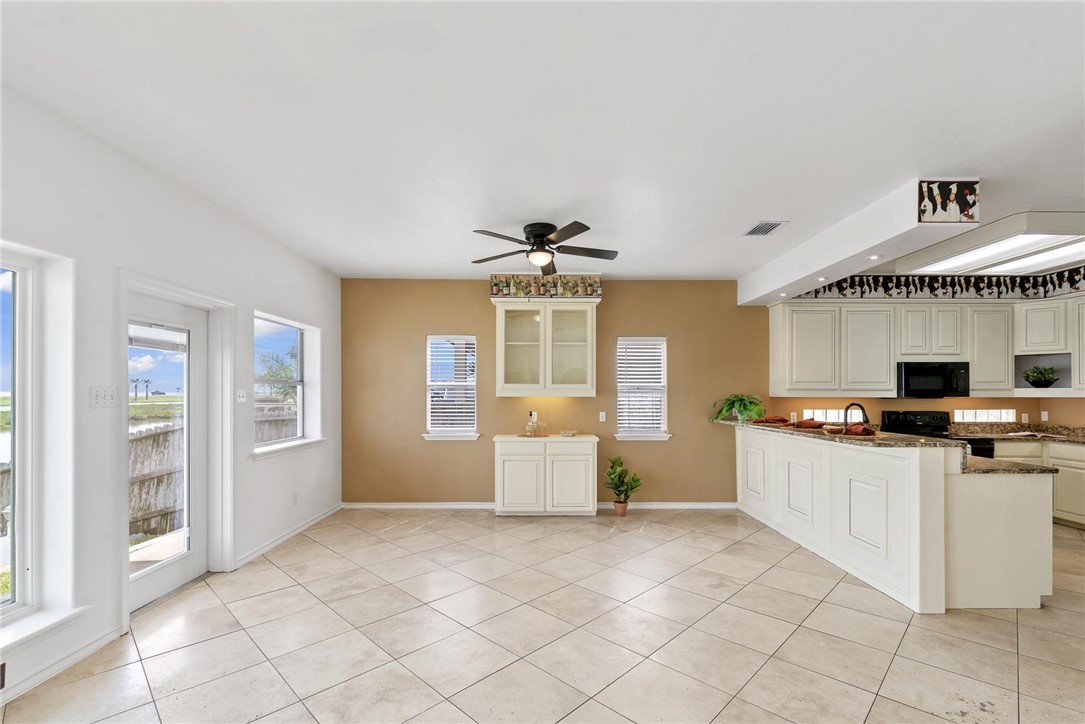 13704 Suntan Ave Property Photo 11