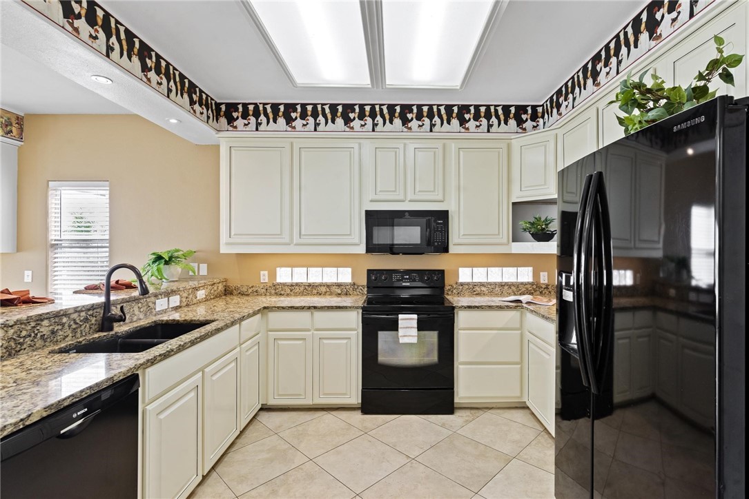 13704 Suntan Ave Property Photo 13
