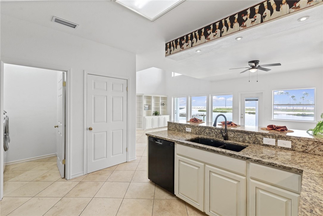 13704 Suntan Ave Property Photo 14
