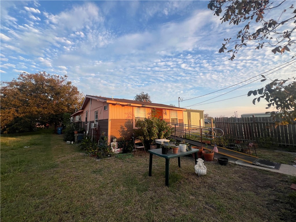 512 N Gagon St Property Photo 16