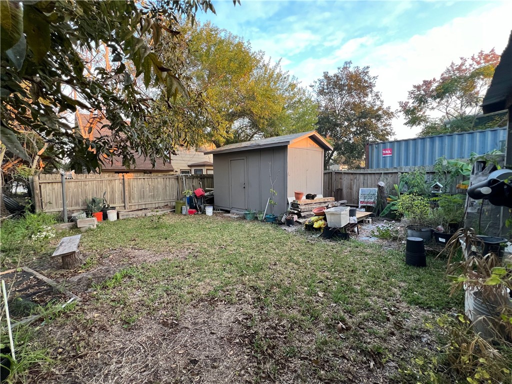 512 N Gagon St Property Photo 17