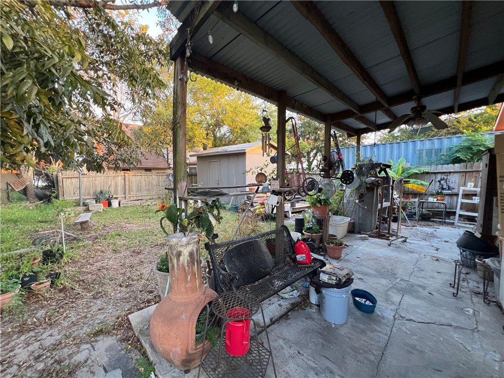 512 N Gagon St Property Photo 20