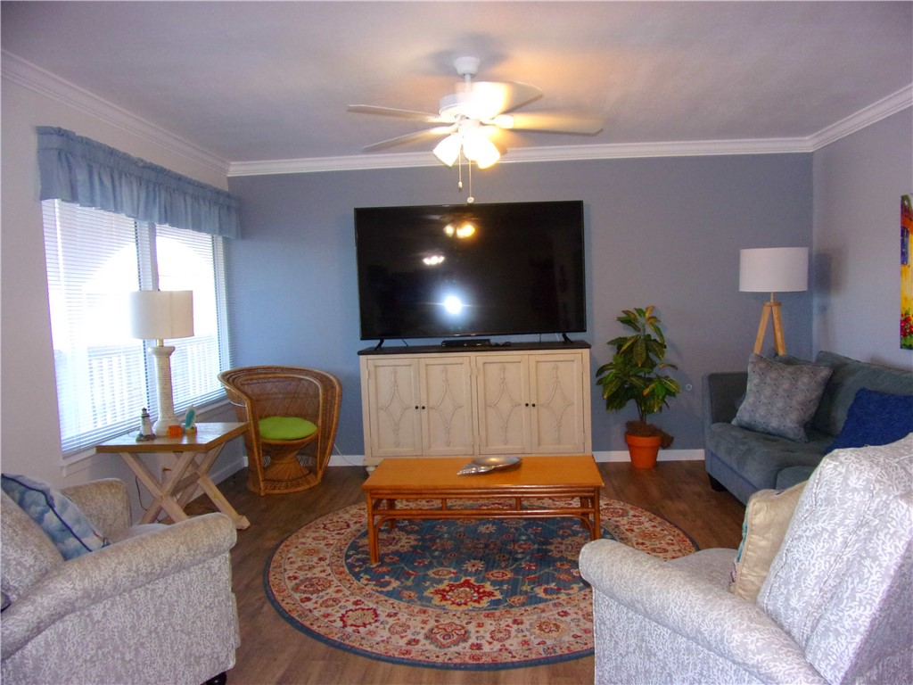 15005 Windward Dr 211 Property Photo 12