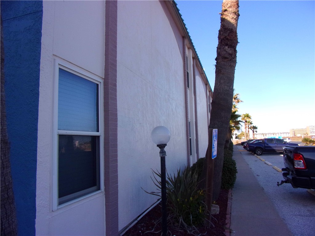 15005 Windward Dr 211 Property Photo 35