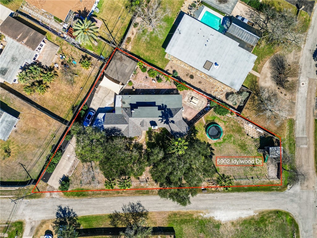 5902 Idylwood Dr Property Photo 5