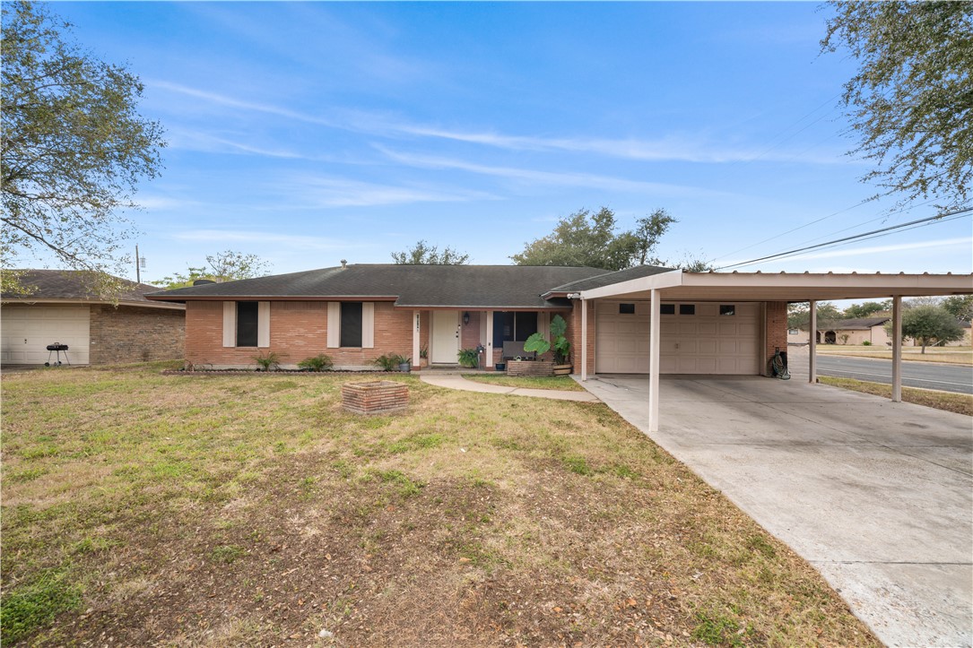 10749 Kingwood Dr Property Photo 2