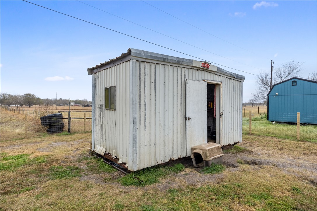230 Walker Property Photo 22