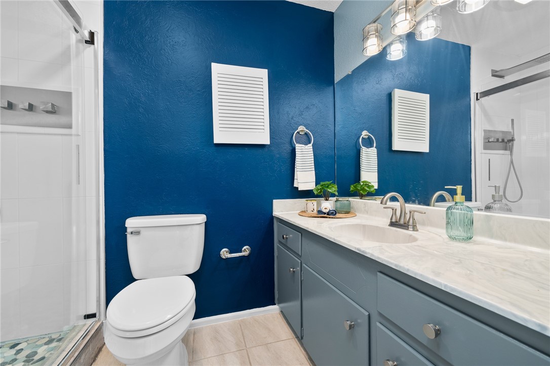 840 Cliff Dr 8 Property Photo 22