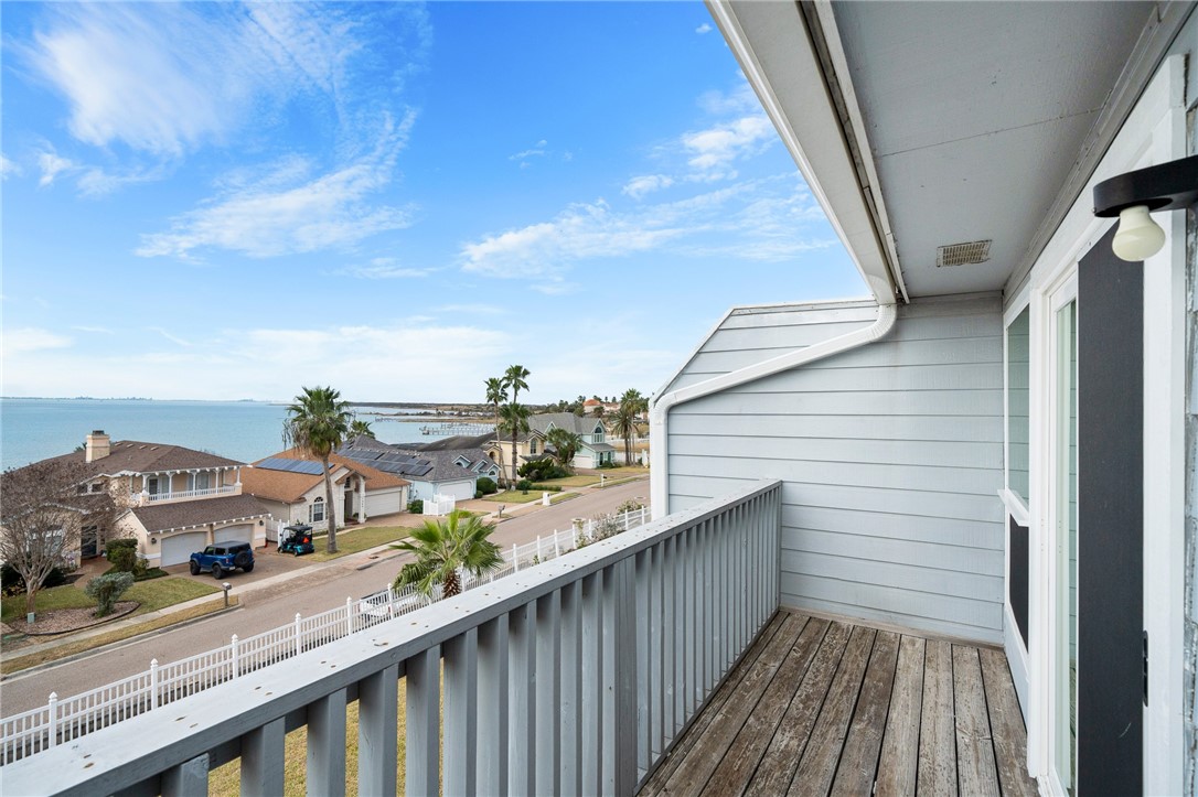 840 Cliff Dr 8 Property Photo 26
