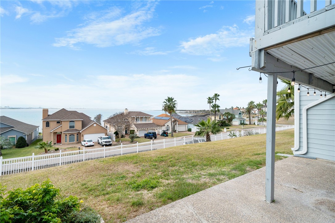 840 Cliff Dr 8 Property Photo 33
