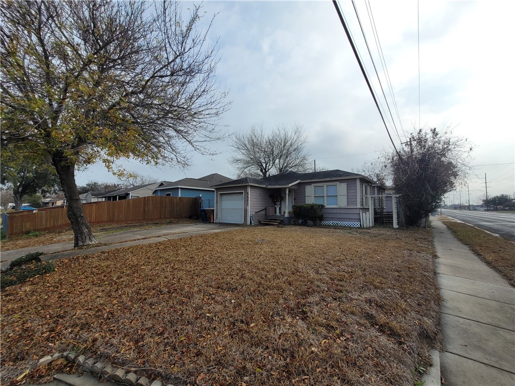 4462 Carlton St Property Photo 3